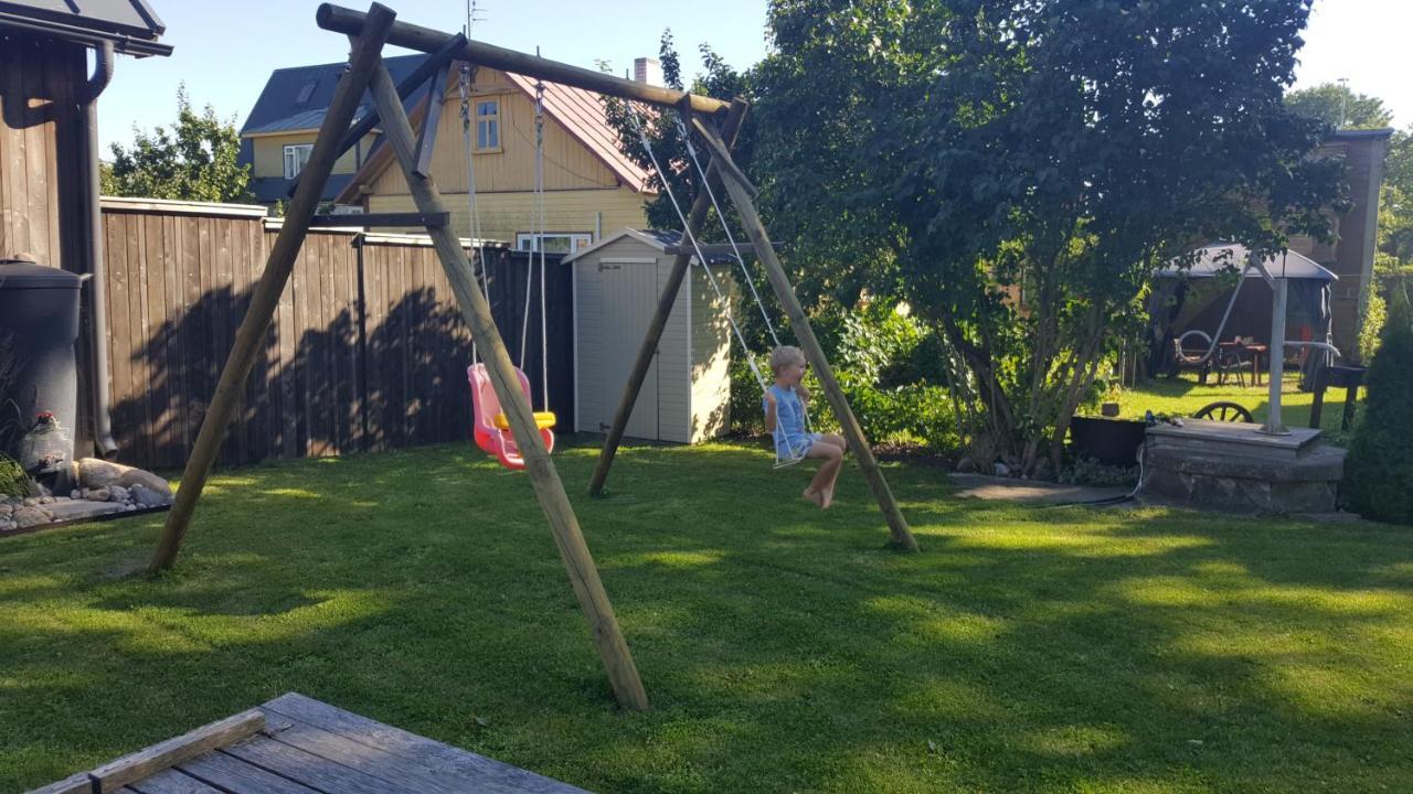 Kuressaare Family And Garden Apartments エクステリア 写真