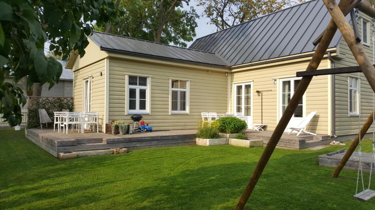 Kuressaare Family And Garden Apartments エクステリア 写真